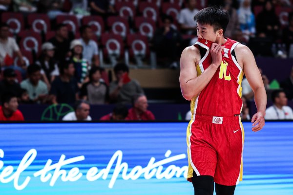 媒体人：NCAA新赛季 王俊杰仍要和队友角逐  去争取更多的出场时间