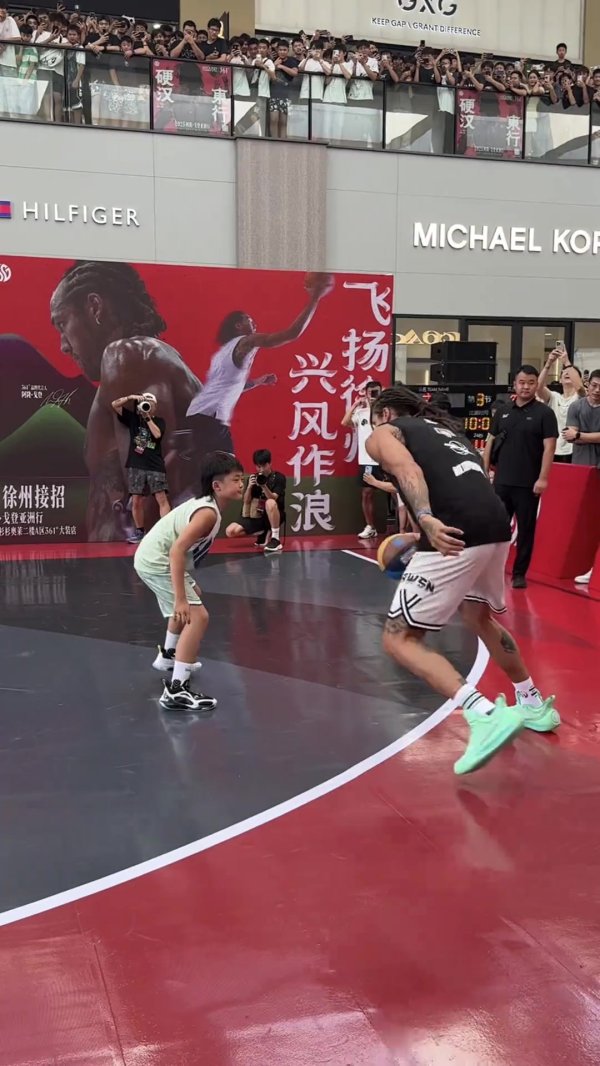 戈登中国行——戈登徐州上演十八般武艺实战军训未来之星