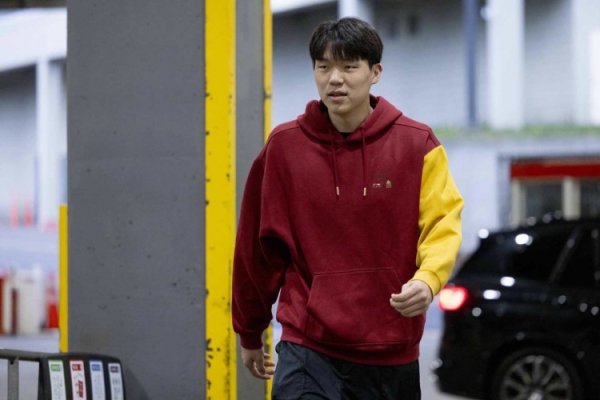 新鲜出炉!开拓者官方晒照:杨瀚森&利拉德他们来了! 新鲜出炉!开拓者官方晒照:杨瀚森&利拉德他们来了!