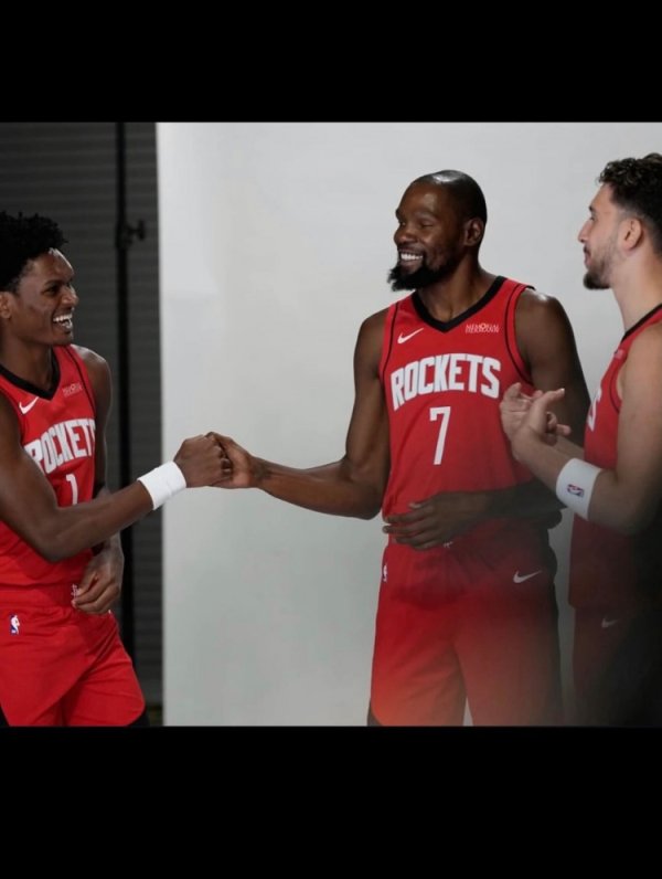 致敬年少  与传奇！KD庆生晒与科比威少珍贵同框 新火箭三叉戟亮相