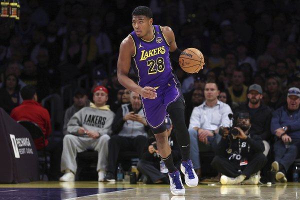 手太凉了！八村塁12中3低效拿到11分3板2断