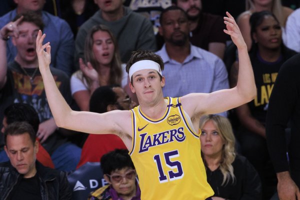 HoopsHype百大球员100-51:里夫斯52 杰伦-格林64 欧文79 乔治82 HoopsHype百大球员100-51:里夫斯52 杰伦-格林64 欧文79 乔治82