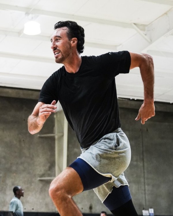 积分  能力不错！广州外援卡明斯基15中8&三分10中5砍下22分