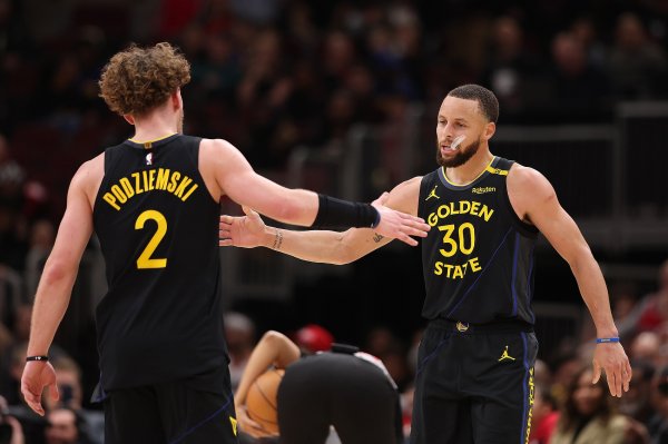 你小子！波杰姆斯基：希望库里追梦退役后我能接过勇士的传承