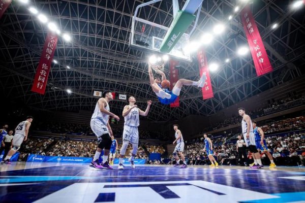 2025NBL明星赛赛:加那尔别克复刻乔丹“卡罗琳娜”灌篮燃爆全场 杨文学独揽40分荣膺最有价值球员 2025NBL明星赛赛:加那尔别克复刻乔丹“卡罗琳娜”灌篮燃爆全场 杨文学独揽40分荣膺最有价值球员