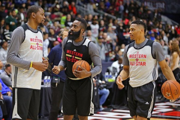 哈登评最佳队友阵形 : 威少+欧文+自己+杜兰特+恩比德 哈登评最佳队友阵形 : 威少+欧文+自己+杜兰特+恩比德