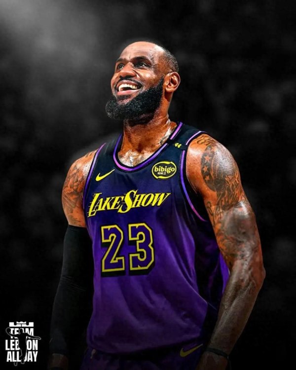 队记: 每当有机会去其他球队时, 詹姆斯都会选择留在湖人队