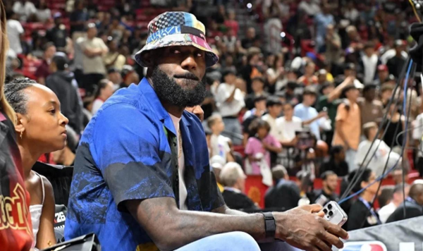 小里说到点子上了, 詹姆斯打球, 以力破之 小里说到点子上了, 詹姆斯打球, 以力破之