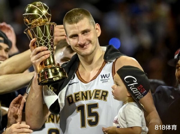 真爱! 约基奇赛马夺魁  激动落泪, 冲爱马喷射香槟把骑师抬起来庆祝