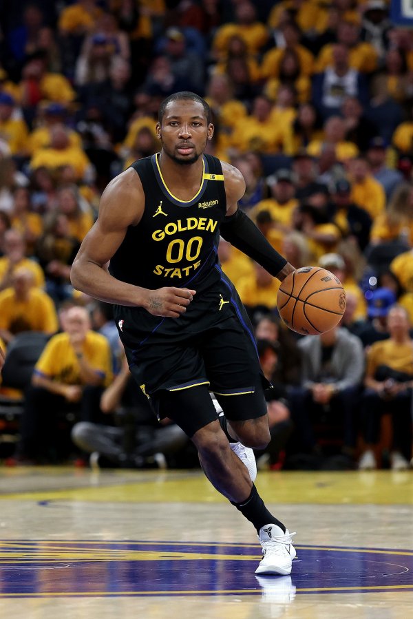 两年4850万!库明加:签合同后我很开心 感谢上帝让这一切发生 两年4850万!库明加:签合同后我很开心 感谢上帝让这一切发生