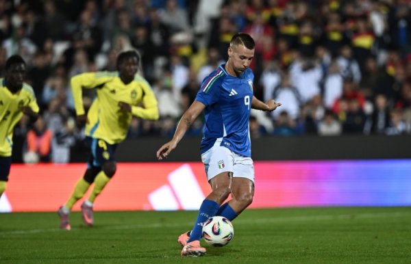 17岁卡马达杆位并连进两球！意大利U21在欧青赛预选赛5-1大胜