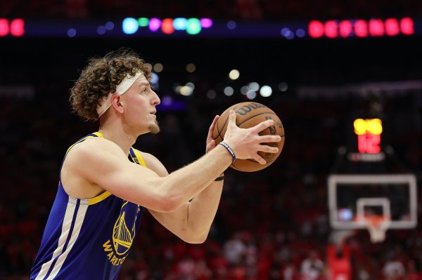 今天打嗨了!波杰姆斯基第三节8中6&三分4中2砍下14分3助 今天打嗨了!波杰姆斯基第三节8中6&三分4中2砍下14分3助