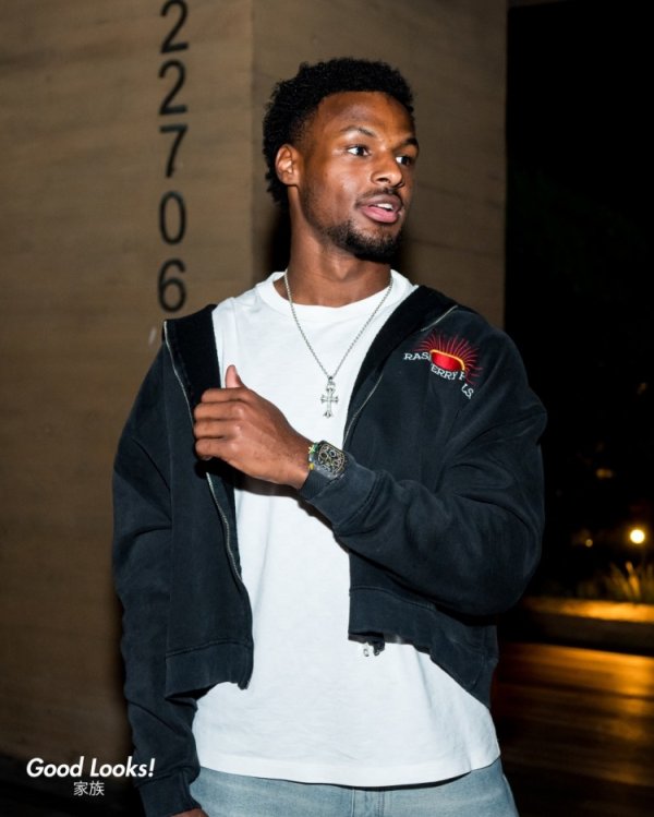 "偷"拿老爸手表?布朗尼戴詹姆斯联名理查米尔腕表 市价约55万刀 "偷"拿老爸手表?布朗尼戴詹姆斯联名理查米尔腕表 市价约55万刀