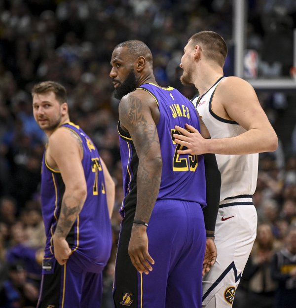 现役球员中有6人获得过至少60次三项数据上双 仅约基奇效力于非加州球队 现役球员中有6人获得过至少60次三项数据上双 仅约基奇效力于非加州球队