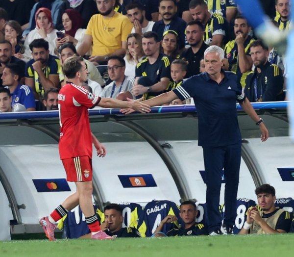 阴差阳错！穆帅：下课前想买本菲卡前场球员，来这后他却去费内巴切了