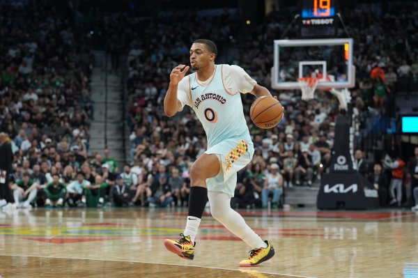 外线没开!凯尔登-约翰逊12中6&三分3中0拿到12分 另有1板1助 外线没开!凯尔登-约翰逊12中6&三分3中0拿到12分 另有1板1助