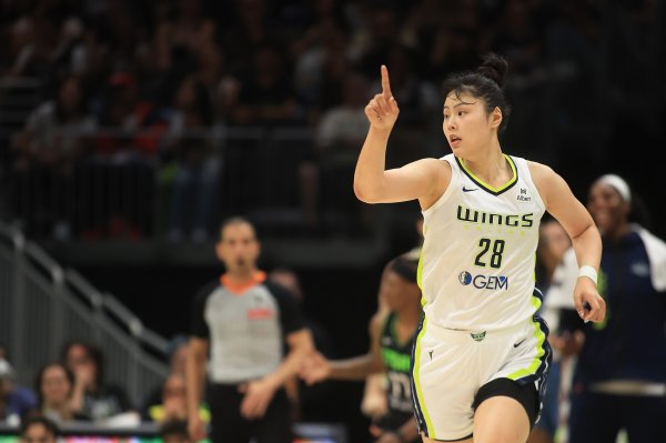 1月复出!李月汝自宣退赛全运会 并确认将参加三篮职业联赛 和世预赛 1月复出!李月汝自宣退赛全运会 并确认将参加三篮职业联赛 和世预赛