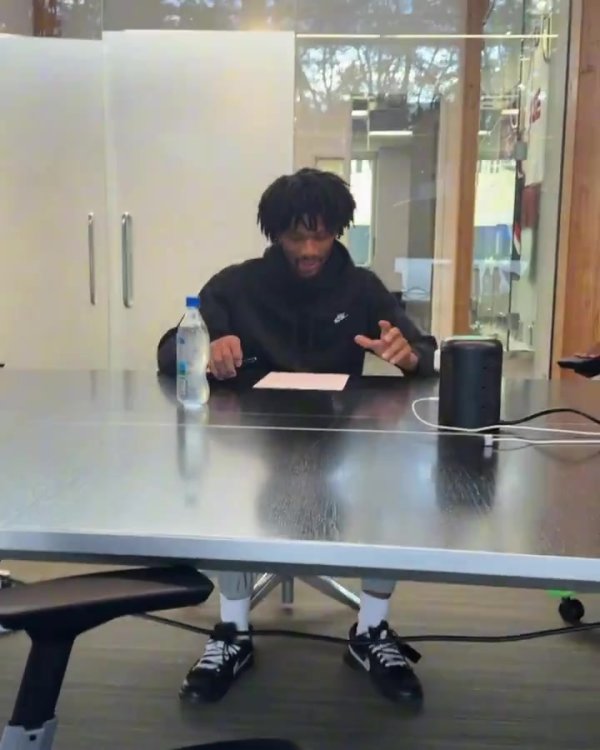 签字画押✍️开拓者官推晒夏普和卡马拉签合同续约现场视频 签字画押✍️开拓者官推晒夏普和卡马拉签合同续约现场视频