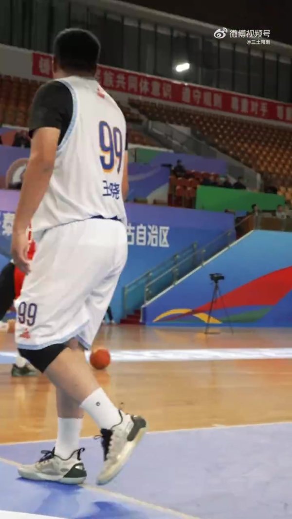 降维打击！前CBA11号秀阿泽蒙BA爆砍101分 此前在CBA最高得2分