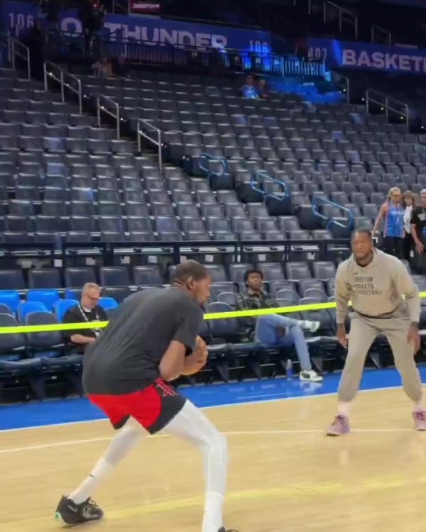 新赛季要来啦!NBA官方晒杜兰特赛前练习 :各种中距离 挂筐暴扣 新赛季要来啦!NBA官方晒杜兰特赛前练习 :各种中距离 挂筐暴扣