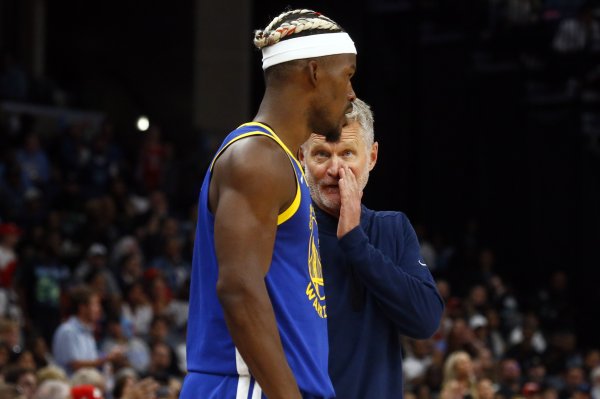 巴特勒16罚16中!科尔:他在场上就是能控制赛事 他从不错误 巴特勒16罚16中!科尔:他在场上就是能控制赛事 他从不错误