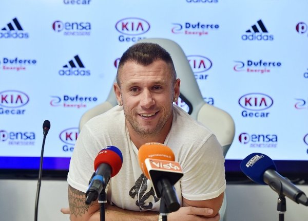 卡萨诺:我不喜欢阿莱格里的古代足球 ,他的执教生涯和穆帅一样不长了 卡萨诺:我不喜欢阿莱格里的古代足球 ,他的执教生涯和穆帅一样不长了