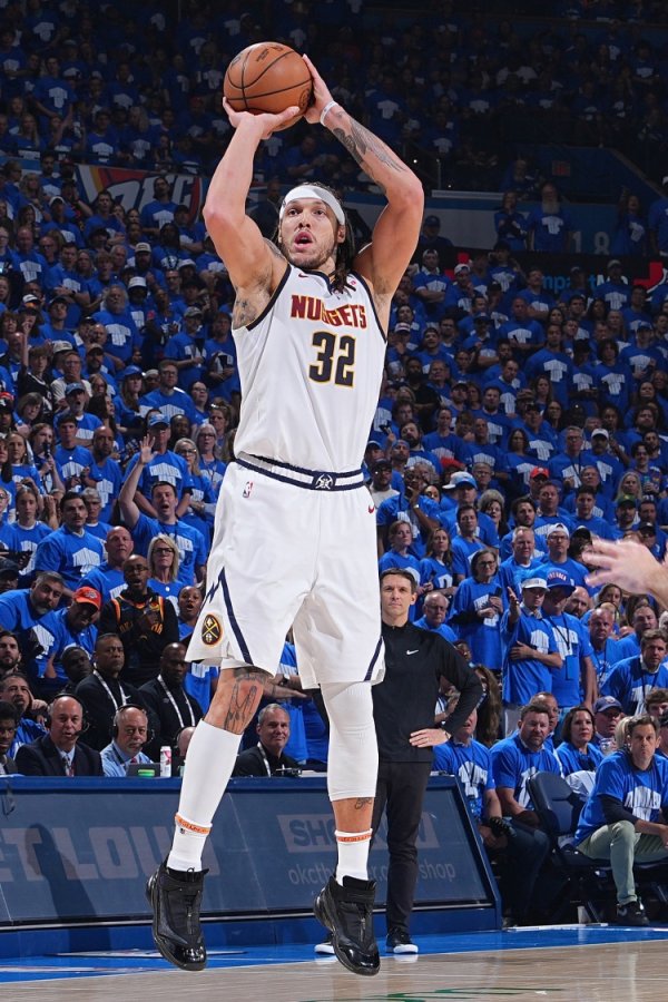 打破普尔&塔图姆记录 !戈登揭幕战上半场命中7记三分 历史首位 打破普尔&塔图姆记录 !戈登揭幕战上半场命中7记三分 历史首位